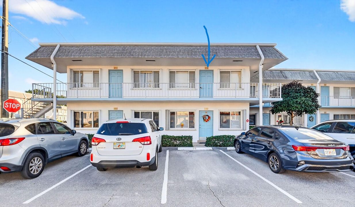 待售: $93,325 (1 贝兹, 1 浴室, 734 平方英尺)