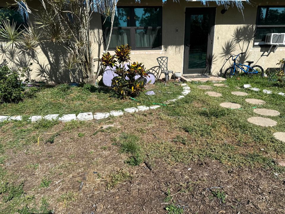 For Rent: $2,695 (2 beds, 1 baths, 800 Square Feet)