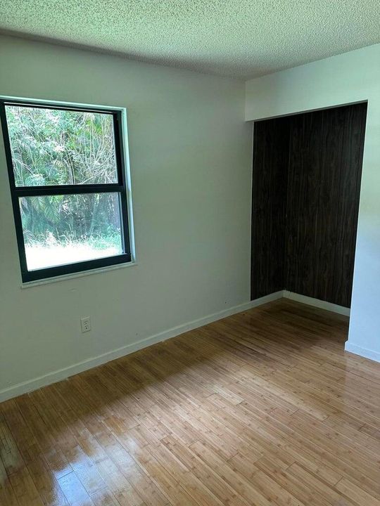 For Rent: $2,695 (2 beds, 1 baths, 800 Square Feet)