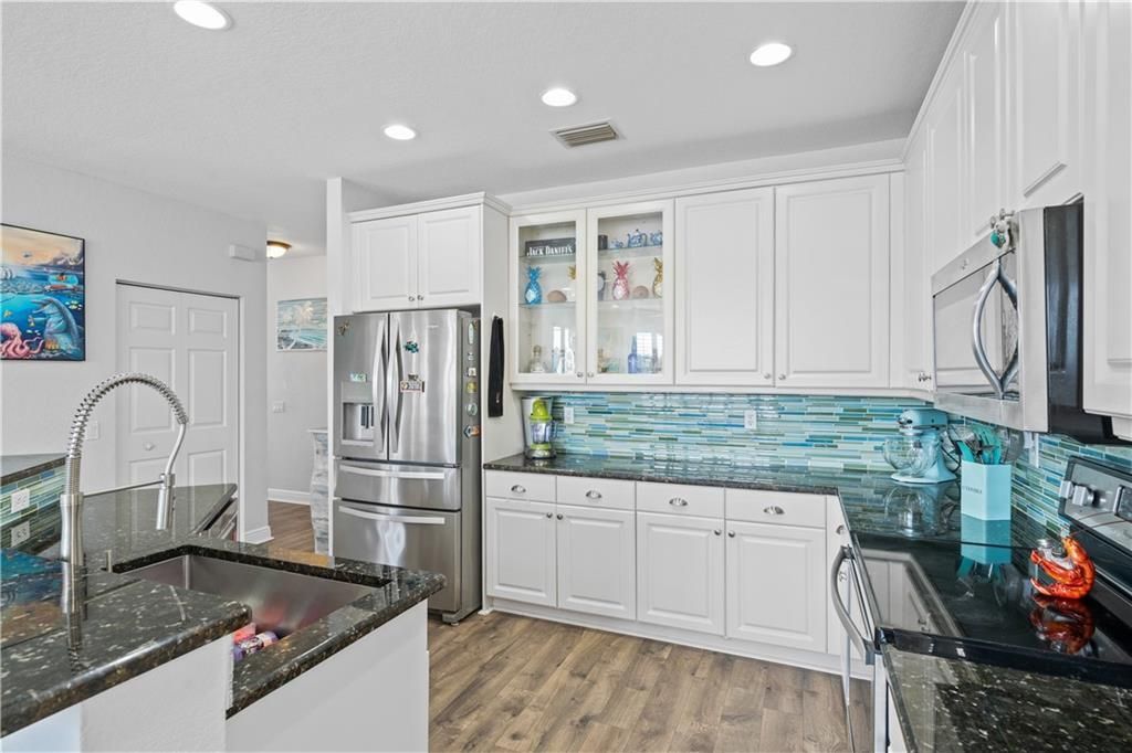 For Sale: $699,900 (5 beds, 3 baths, 3212 Square Feet)