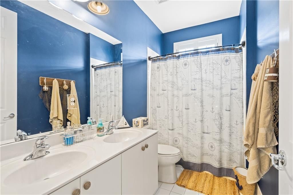 For Sale: $699,900 (5 beds, 3 baths, 3212 Square Feet)