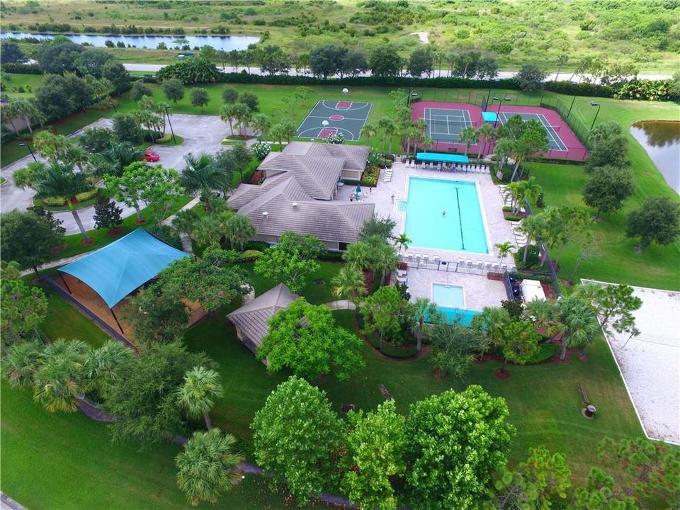 For Sale: $699,900 (5 beds, 3 baths, 3212 Square Feet)