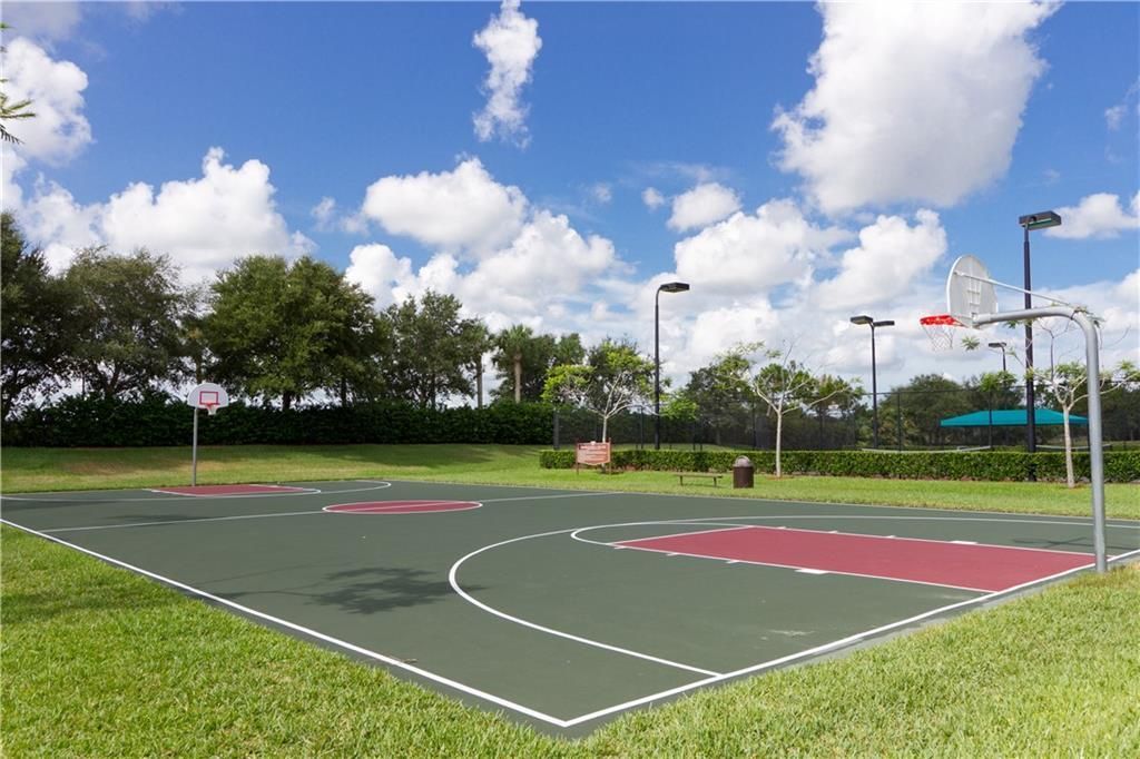 For Sale: $699,900 (5 beds, 3 baths, 3212 Square Feet)