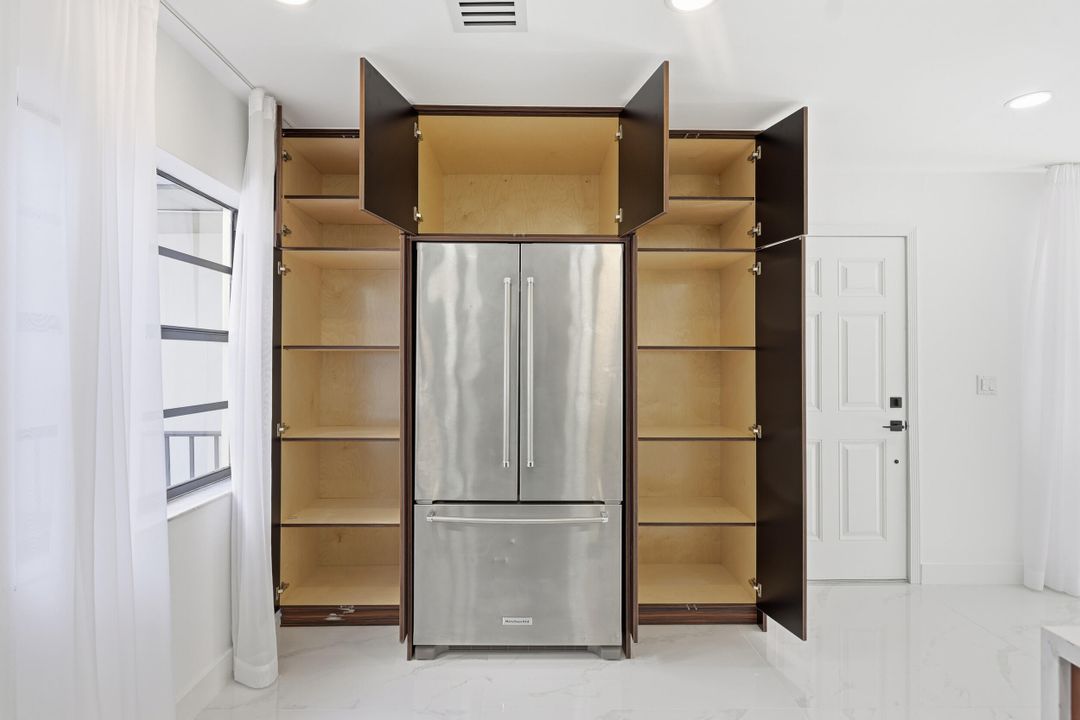 На продажу: $215,000 (2 спален, 2 ванн, 1044 Квадратных фут)