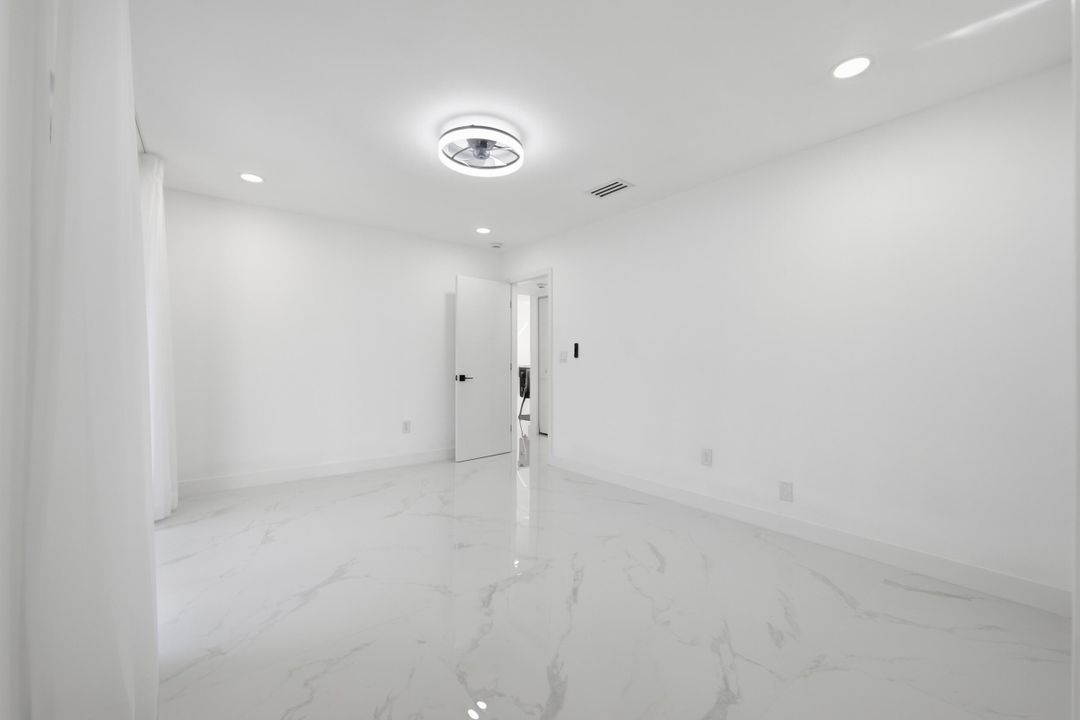 На продажу: $215,000 (2 спален, 2 ванн, 1044 Квадратных фут)