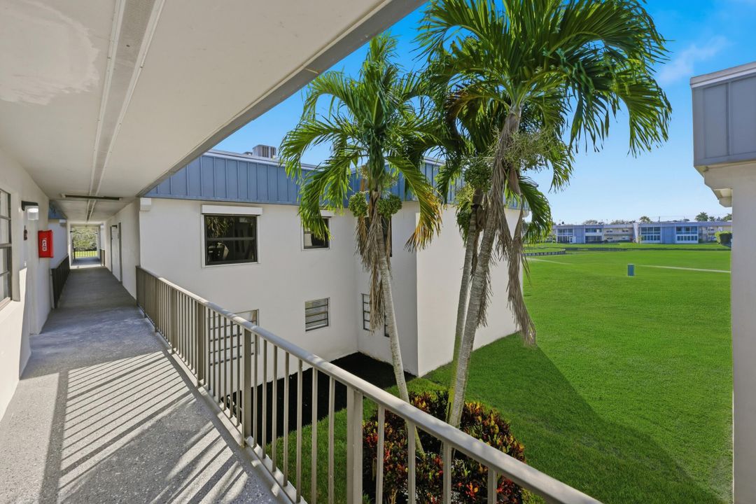 На продажу: $215,000 (2 спален, 2 ванн, 1044 Квадратных фут)