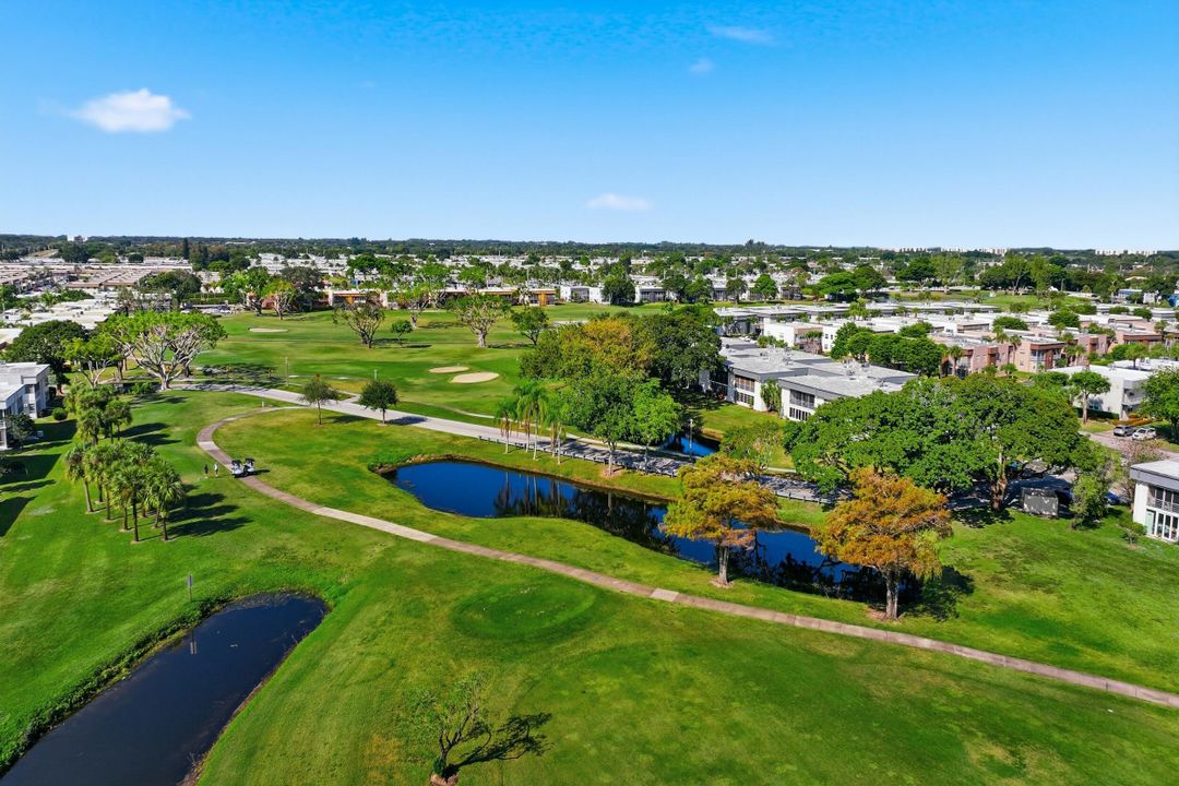 На продажу: $215,000 (2 спален, 2 ванн, 1044 Квадратных фут)