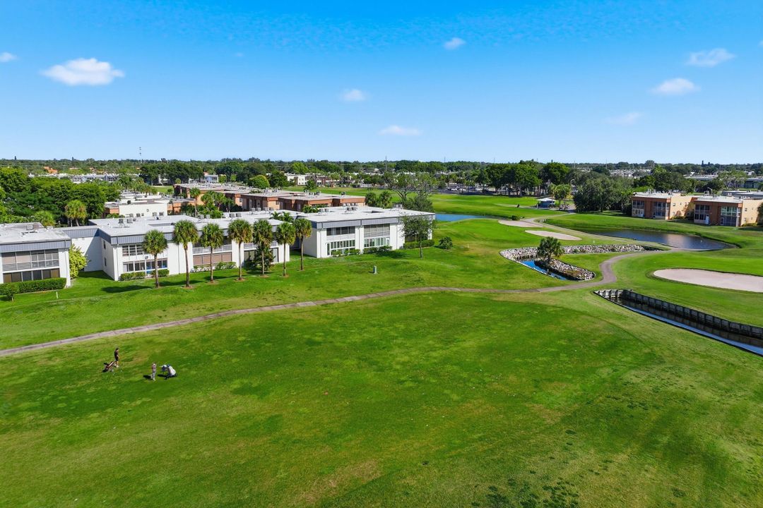 На продажу: $215,000 (2 спален, 2 ванн, 1044 Квадратных фут)