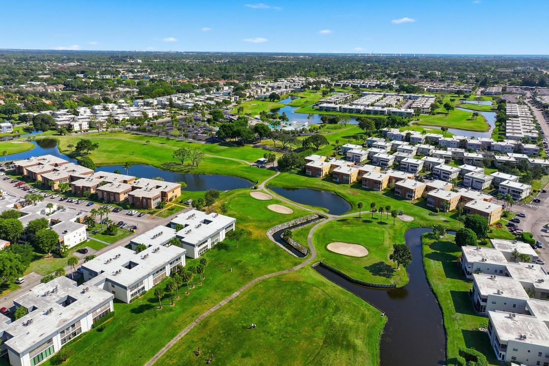 На продажу: $215,000 (2 спален, 2 ванн, 1044 Квадратных фут)