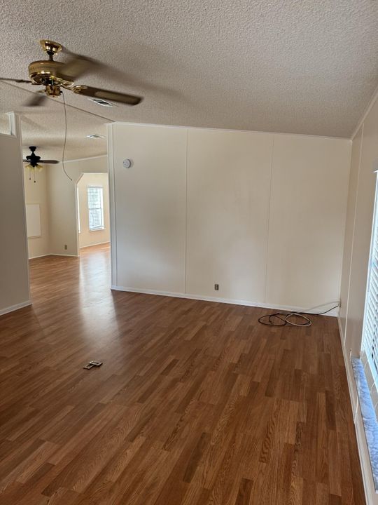 На продажу: $44,000 (2 спален, 2 ванн, 1248 Квадратных фут)