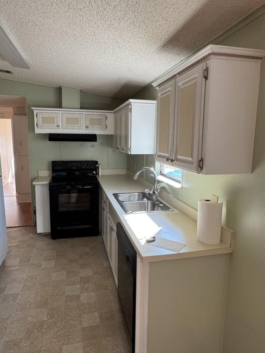 На продажу: $44,000 (2 спален, 2 ванн, 1248 Квадратных фут)