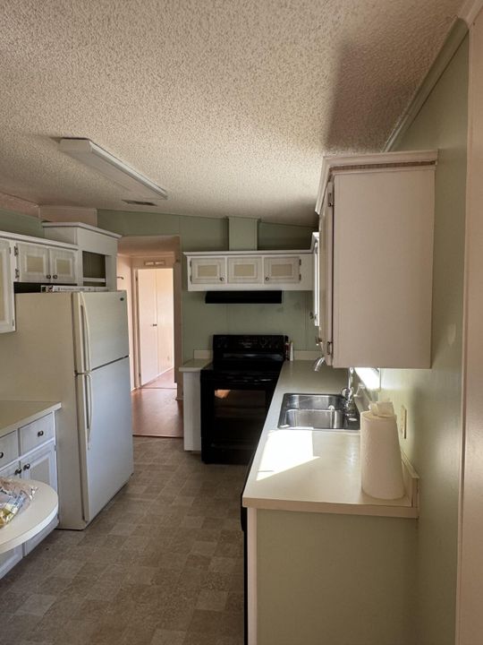 На продажу: $44,000 (2 спален, 2 ванн, 1248 Квадратных фут)