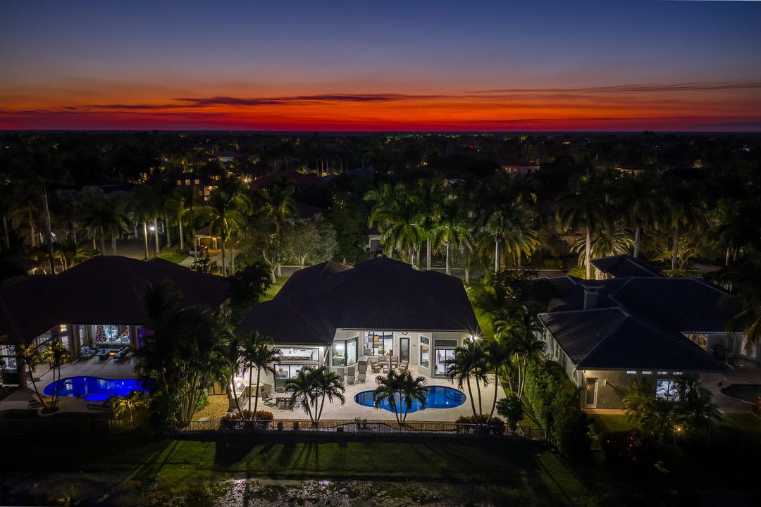 For Sale: $999,000 (4 beds, 3 baths, 2415 Square Feet)