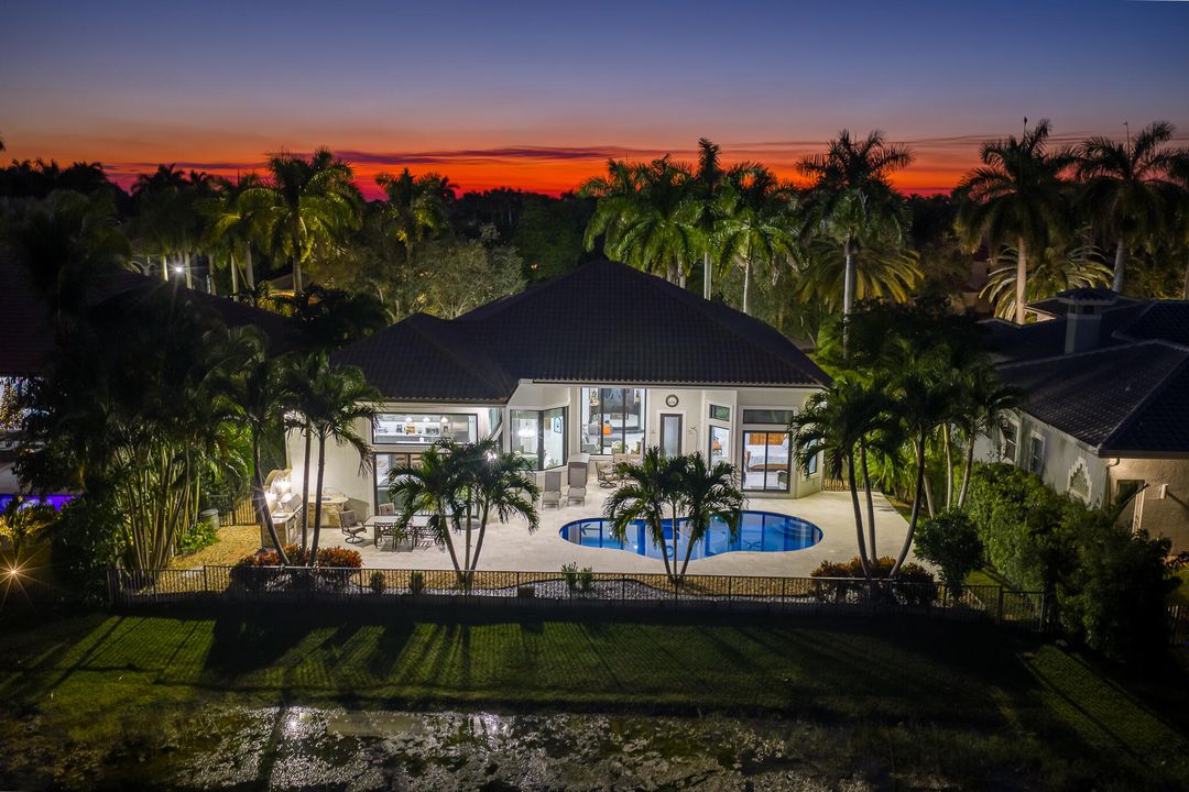 For Sale: $999,000 (4 beds, 3 baths, 2415 Square Feet)