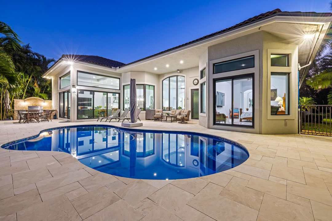 For Sale: $999,000 (4 beds, 3 baths, 2415 Square Feet)