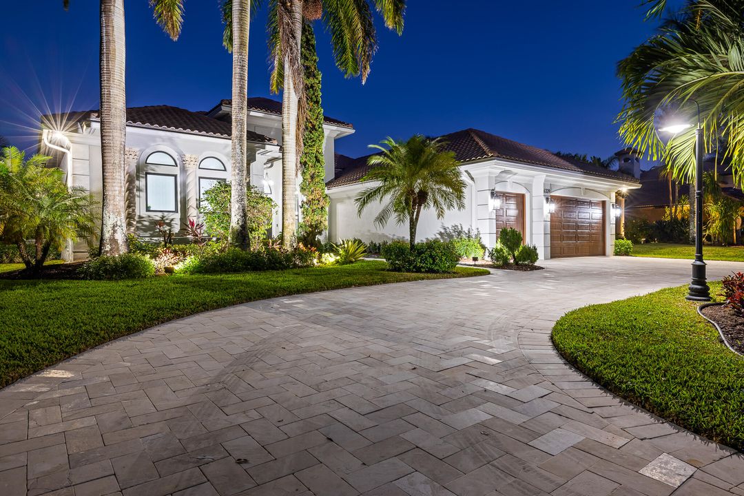 For Sale: $999,000 (4 beds, 3 baths, 2415 Square Feet)