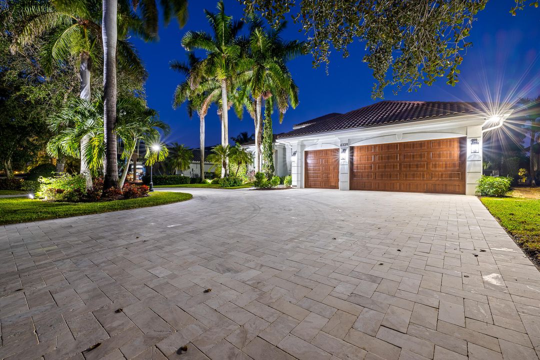 For Sale: $999,000 (4 beds, 3 baths, 2415 Square Feet)