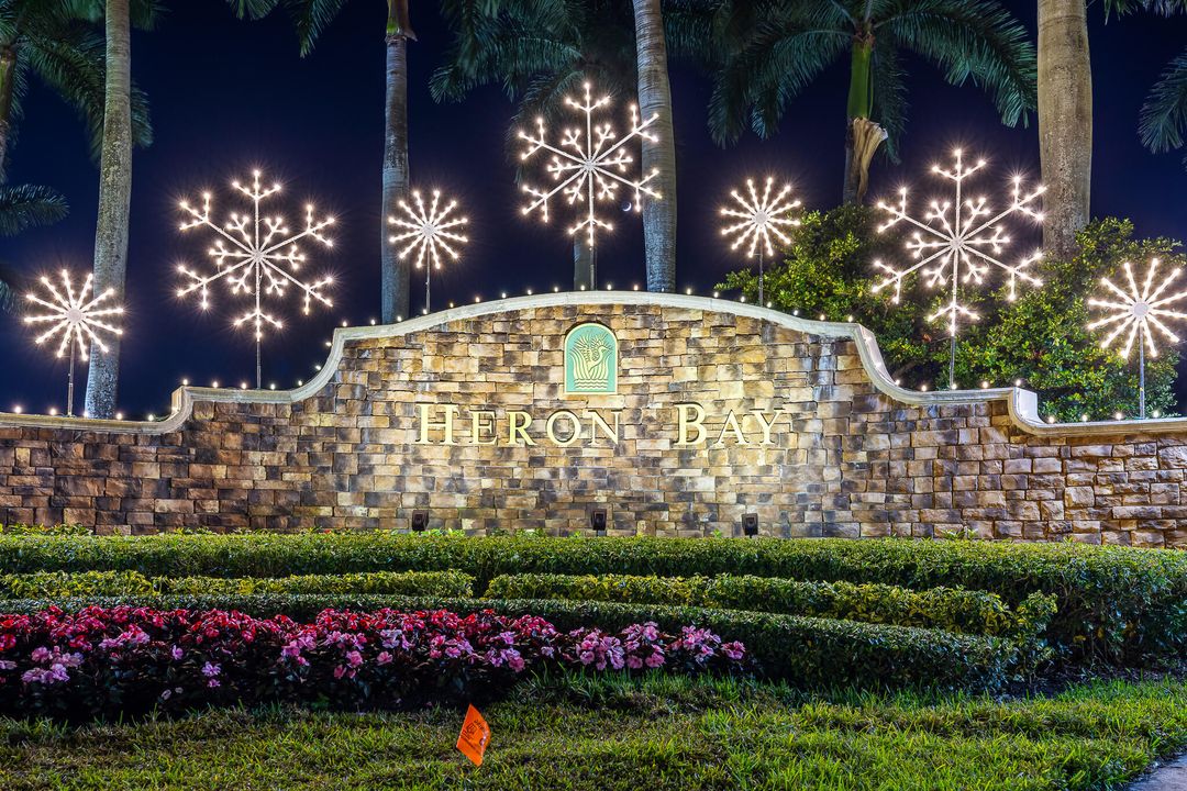 For Sale: $999,000 (4 beds, 3 baths, 2415 Square Feet)