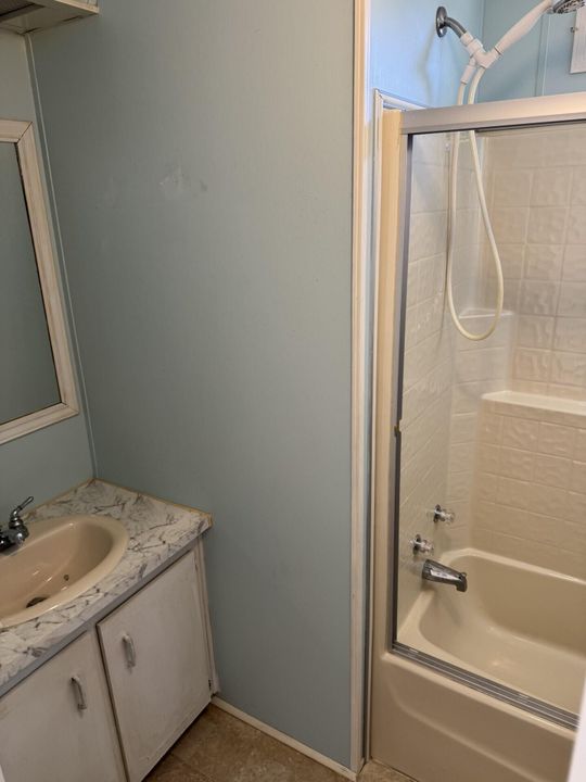 На продажу: $44,000 (2 спален, 2 ванн, 1248 Квадратных фут)