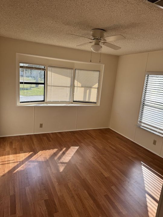 На продажу: $44,000 (2 спален, 2 ванн, 1248 Квадратных фут)