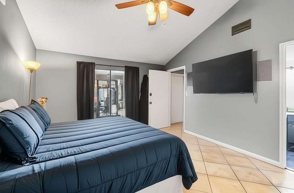 For Sale: $395,000 (3 beds, 3 baths, 1325 Square Feet)