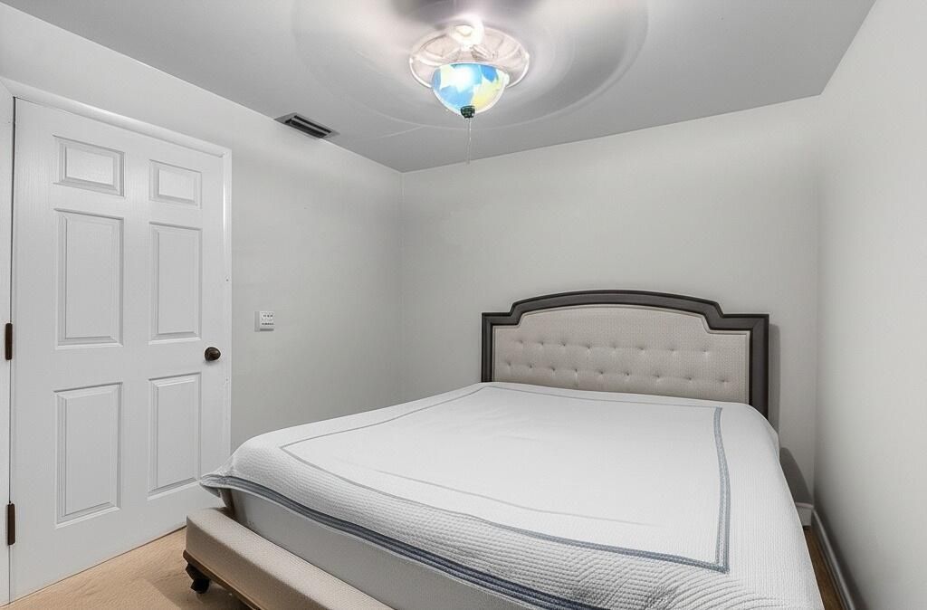 For Sale: $395,000 (3 beds, 3 baths, 1325 Square Feet)