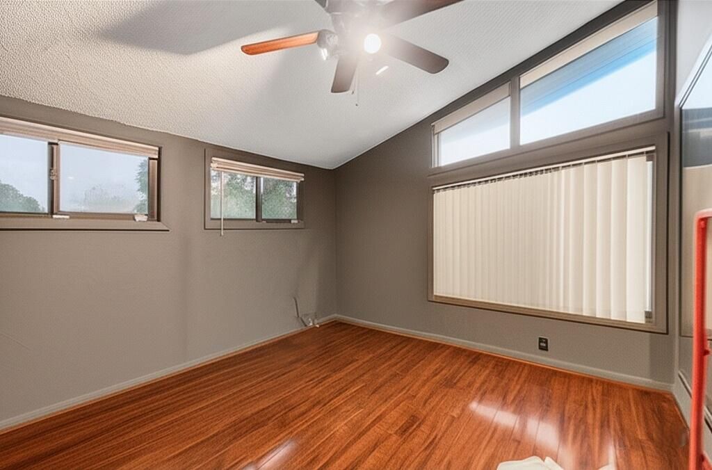 For Sale: $395,000 (3 beds, 3 baths, 1325 Square Feet)