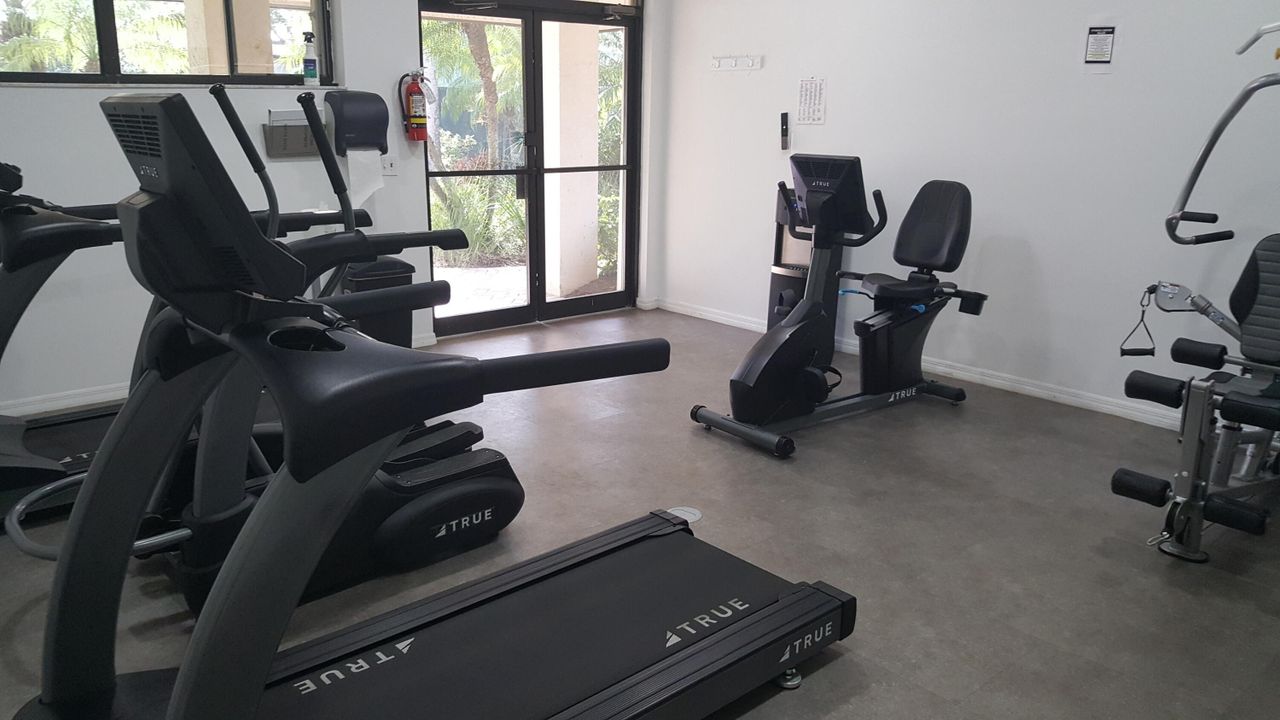 For Sale: $249,000 (2 beds, 2 baths, 1107 Square Feet)