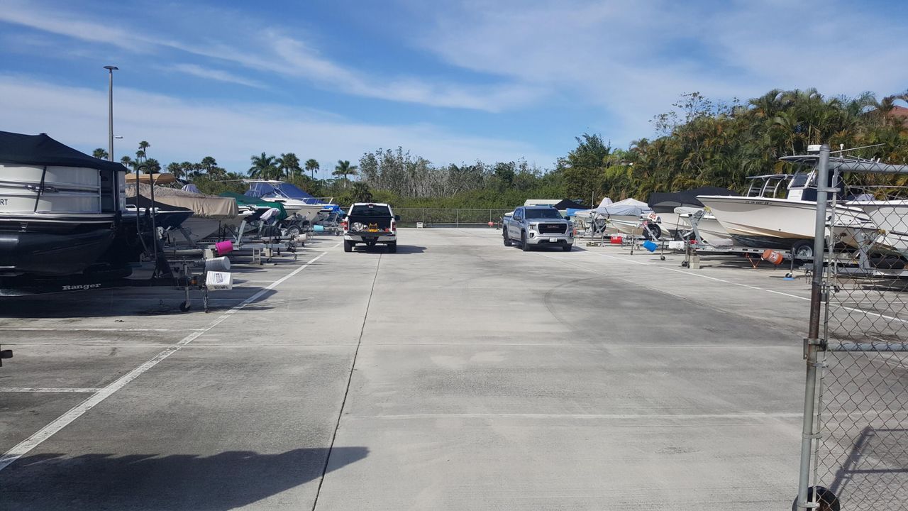 For Sale: $249,000 (2 beds, 2 baths, 1107 Square Feet)