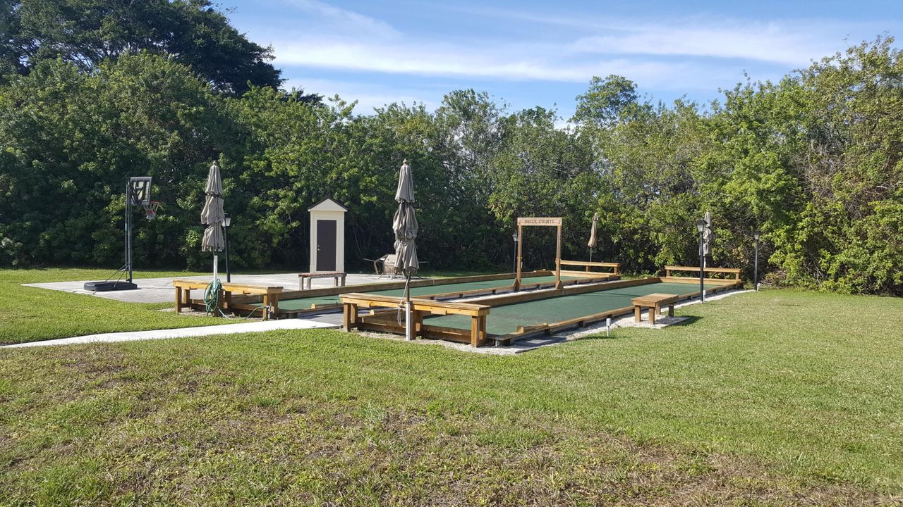 For Sale: $249,000 (2 beds, 2 baths, 1107 Square Feet)