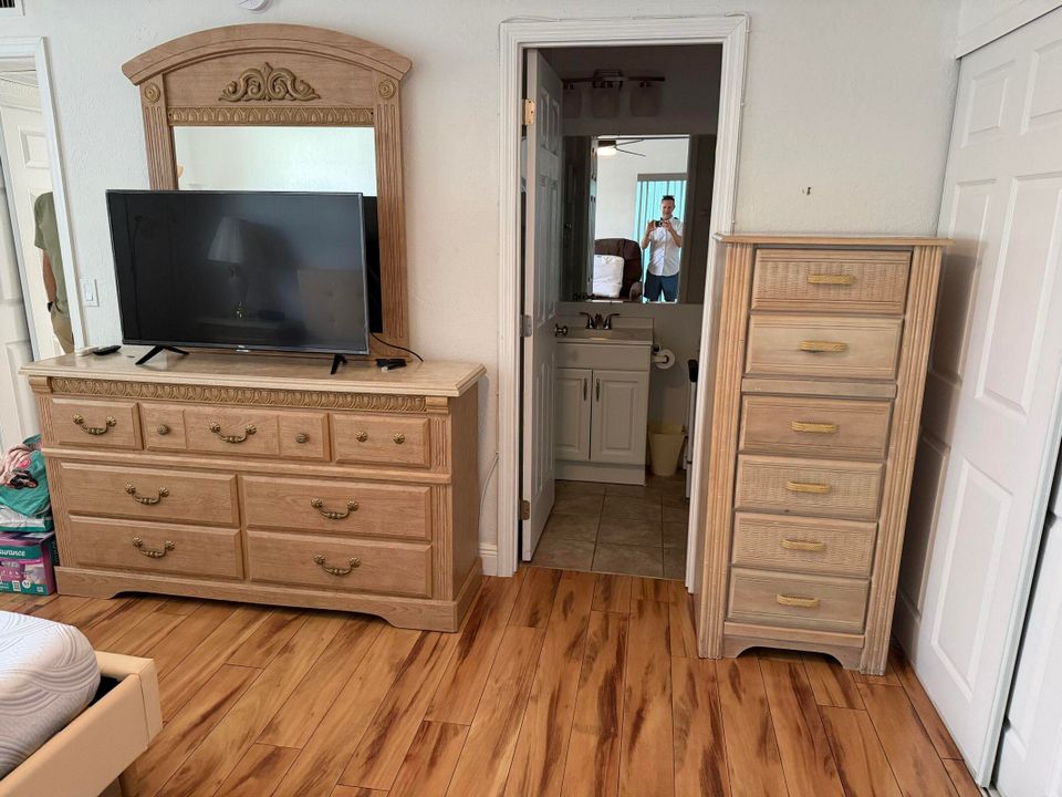 На продажу: $79,900 (1 спален, 1 ванн, 720 Квадратных фут)