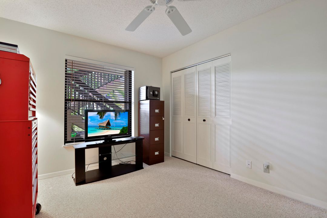 For Sale: $249,000 (2 beds, 2 baths, 1107 Square Feet)