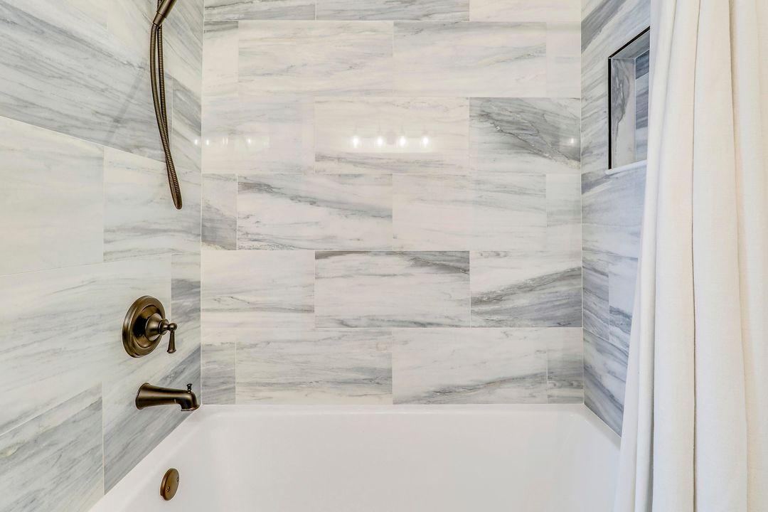 For Rent: $7,500 (3 beds, 2 baths, 2310 Square Feet)