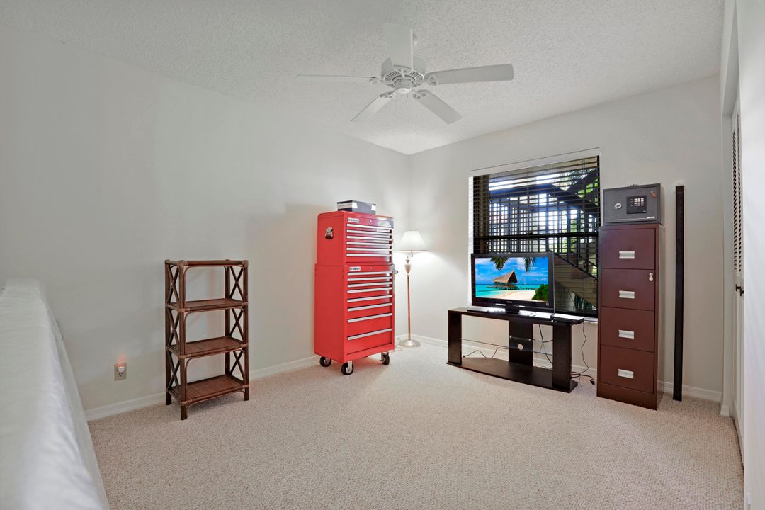 For Sale: $249,000 (2 beds, 2 baths, 1107 Square Feet)