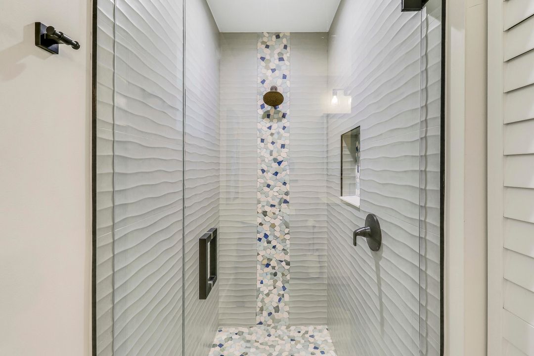 For Rent: $7,500 (3 beds, 2 baths, 2310 Square Feet)