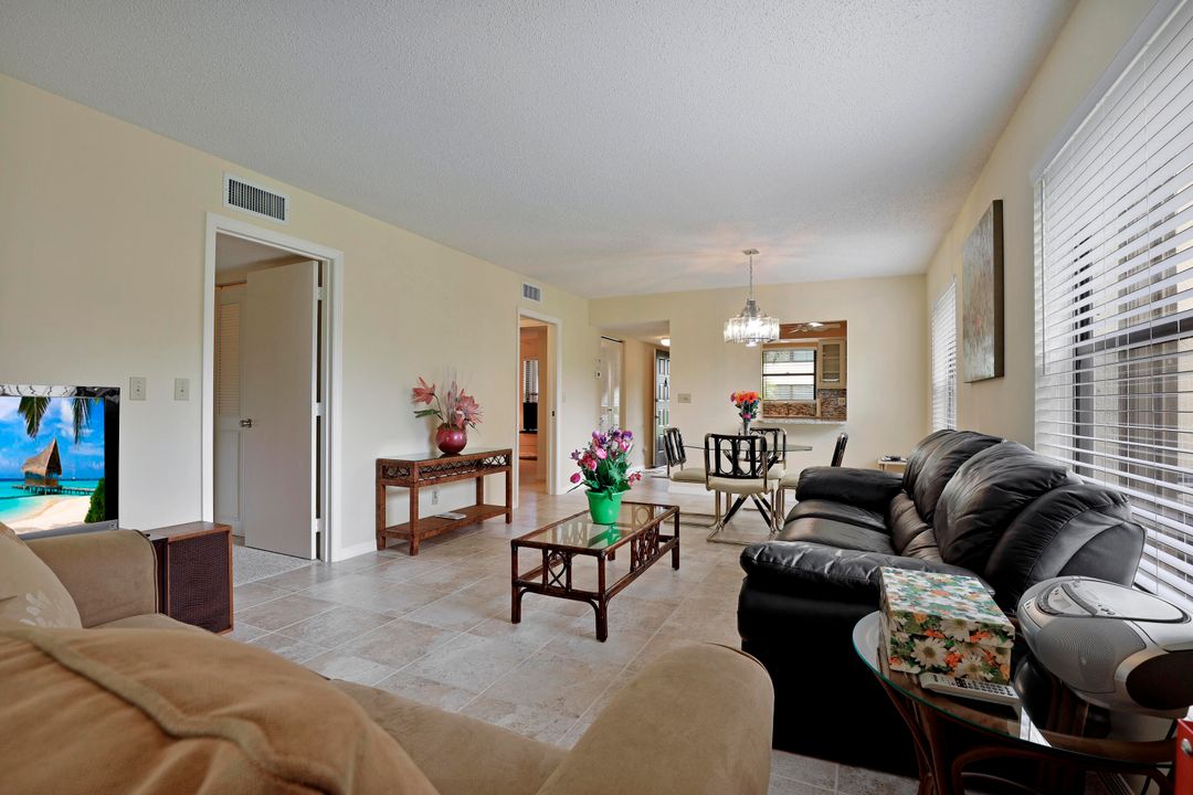 For Sale: $249,000 (2 beds, 2 baths, 1107 Square Feet)