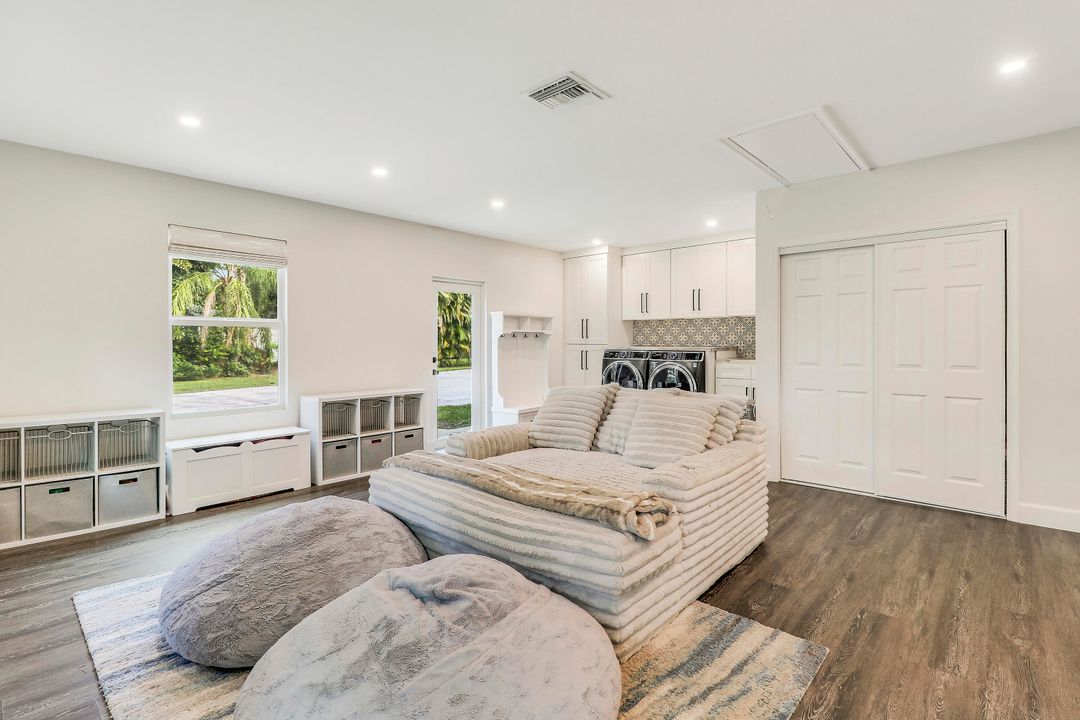 For Rent: $7,500 (3 beds, 2 baths, 2310 Square Feet)