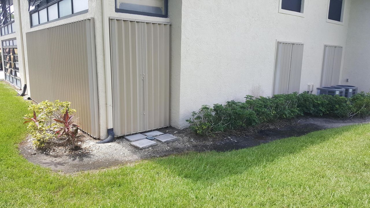 For Sale: $249,000 (2 beds, 2 baths, 1107 Square Feet)