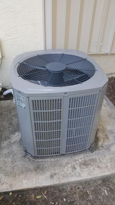 For Sale: $249,000 (2 beds, 2 baths, 1107 Square Feet)