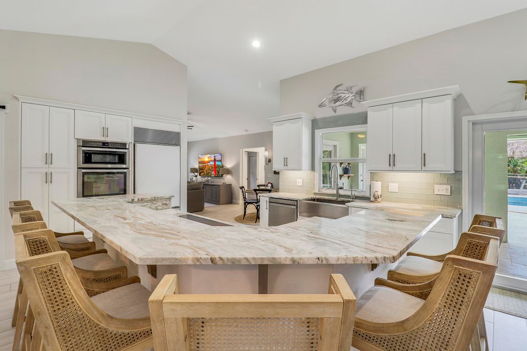 For Rent: $7,500 (3 beds, 2 baths, 2310 Square Feet)