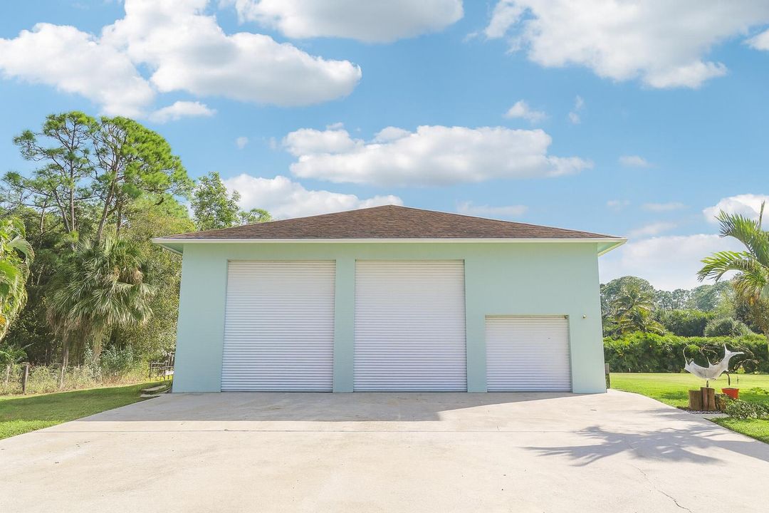 For Rent: $7,500 (3 beds, 2 baths, 2310 Square Feet)