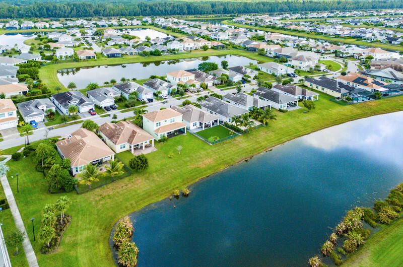 For Sale: $545,000 (3 beds, 2 baths, 1703 Square Feet)