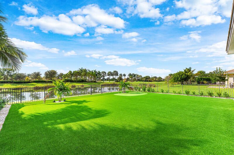 For Sale: $545,000 (3 beds, 2 baths, 1703 Square Feet)