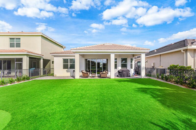 For Sale: $545,000 (3 beds, 2 baths, 1703 Square Feet)