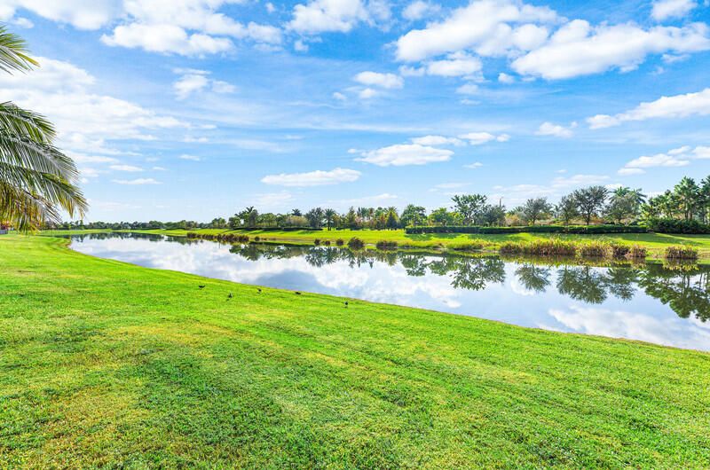 For Sale: $545,000 (3 beds, 2 baths, 1703 Square Feet)