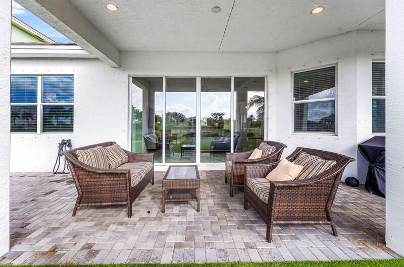 For Sale: $545,000 (3 beds, 2 baths, 1703 Square Feet)