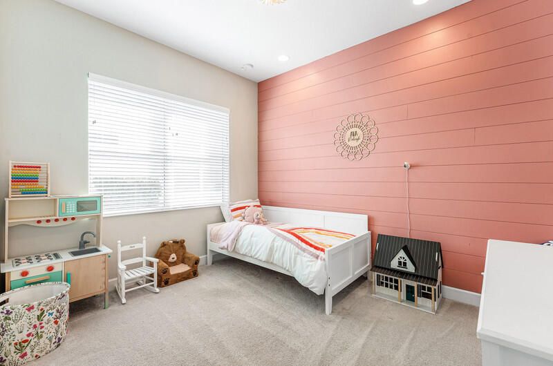 For Sale: $545,000 (3 beds, 2 baths, 1703 Square Feet)