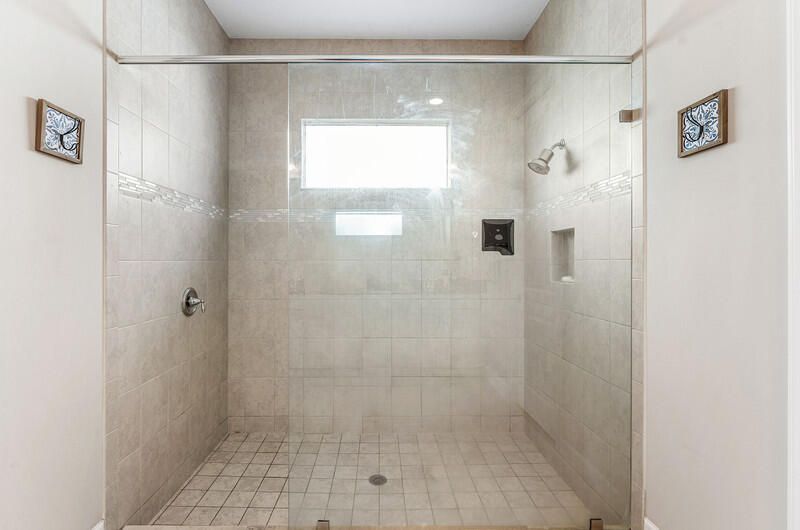 For Sale: $545,000 (3 beds, 2 baths, 1703 Square Feet)