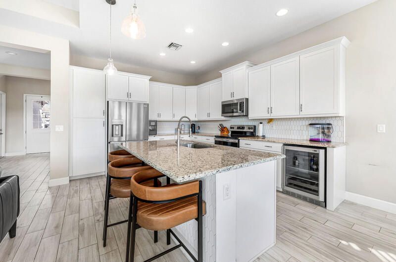 For Sale: $545,000 (3 beds, 2 baths, 1703 Square Feet)