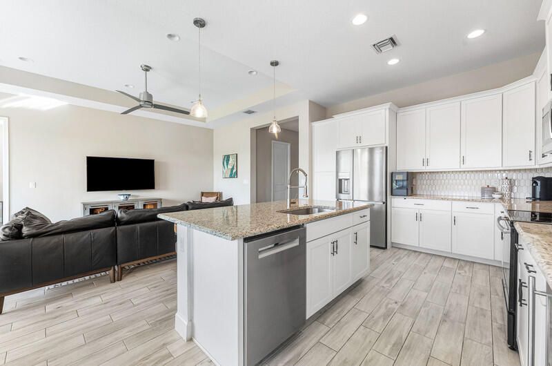 For Sale: $545,000 (3 beds, 2 baths, 1703 Square Feet)